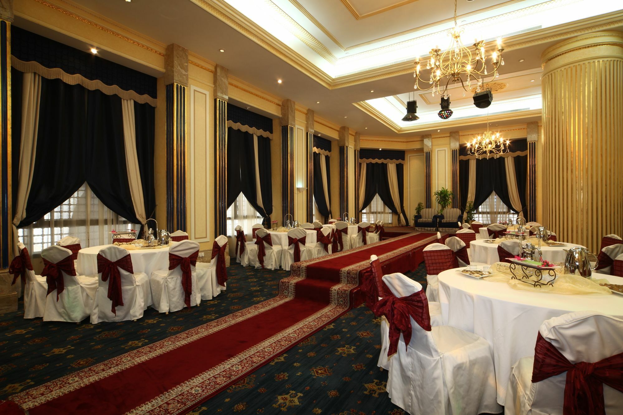 Intercontinental Dar Al Hijra Madinah, An Ihg Hotel Medina Bagian luar foto